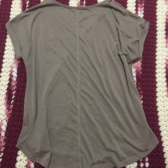 Loose comfy tan blouse - Picture 3 of 3